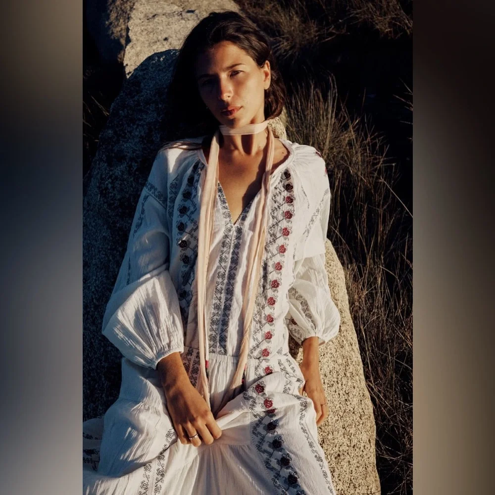 Zara embroidered blouse - Picture 2 of 8